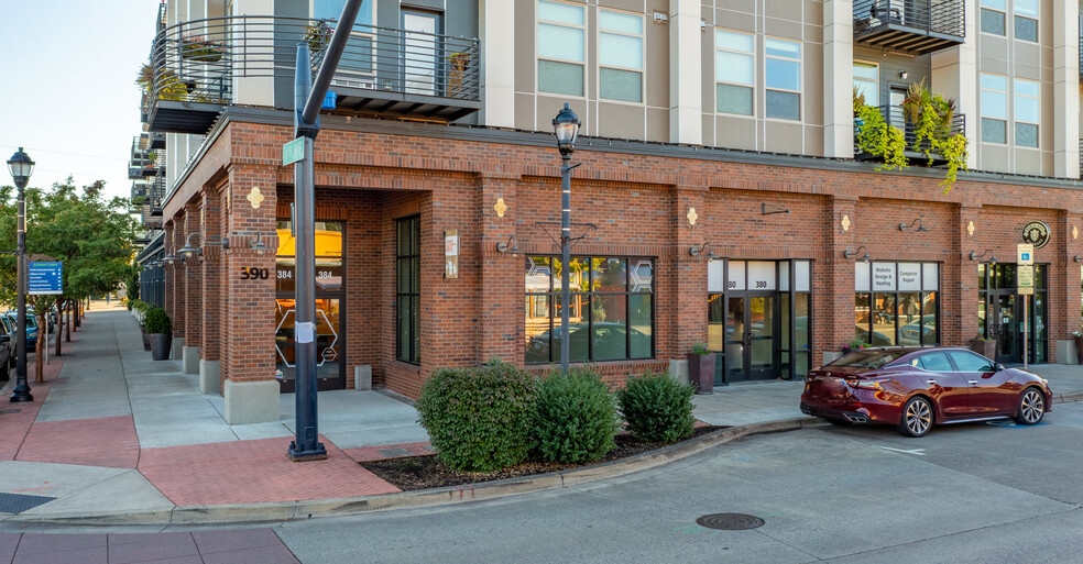 Primary Photo Of 370 E Main St, Hillsboro Restaurant For Lease