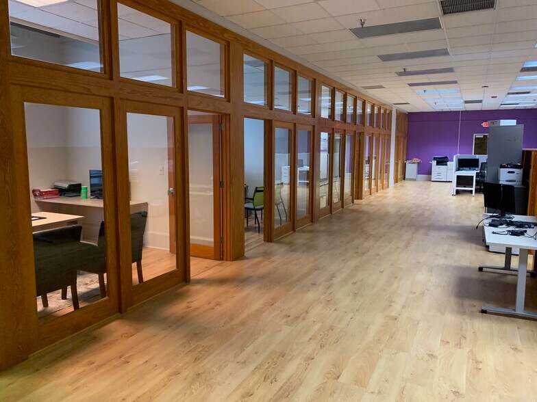 More Photos Of 35 Barnard St, Savannah Office For Lease
