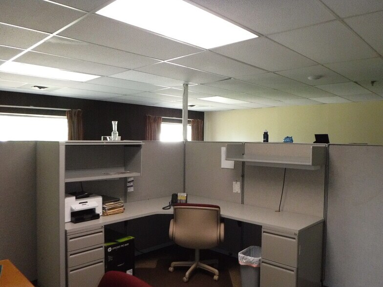 More Photos Of 4203 Curliss Ln, Batavia Office For Sale