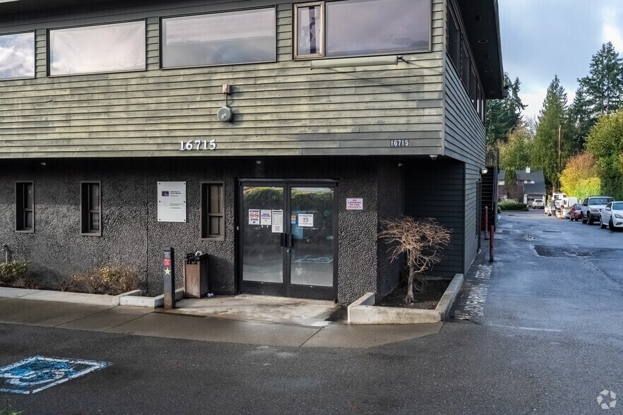 More Photos Of 16715 Aurora Ave N, Shoreline Flex For Lease