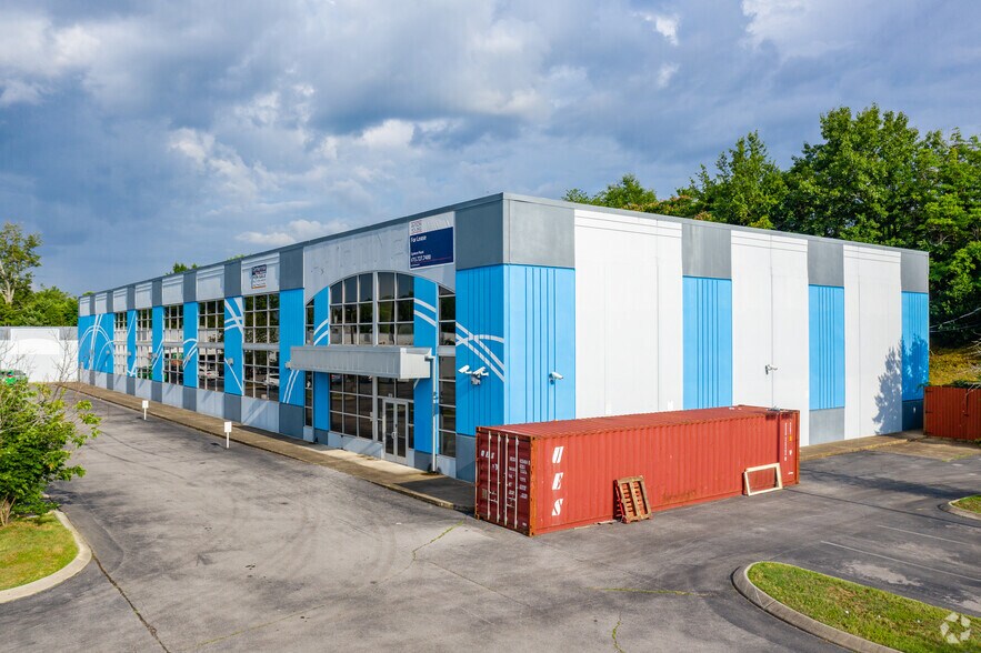 More Photos Of 2411-2425 Edge O Lake Dr, Antioch Storefront For Lease