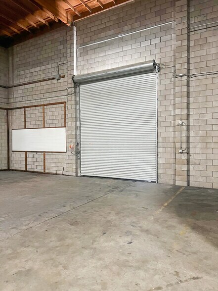 More Photos Of 2374 E Main St, Barstow Warehouse For Lease