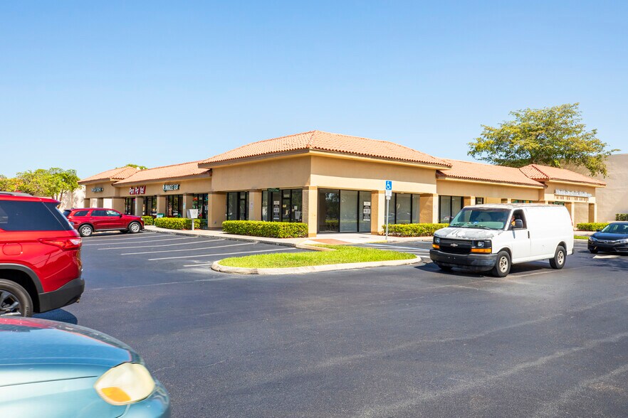More Photos Of 12520 Pines Blvd, Pembroke Pines Unknown For Lease