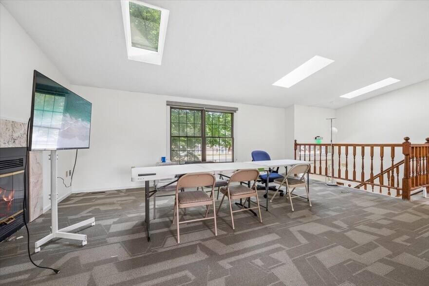 More Photos Of 1924 US Highway 22, Bound Brook Office For Sale