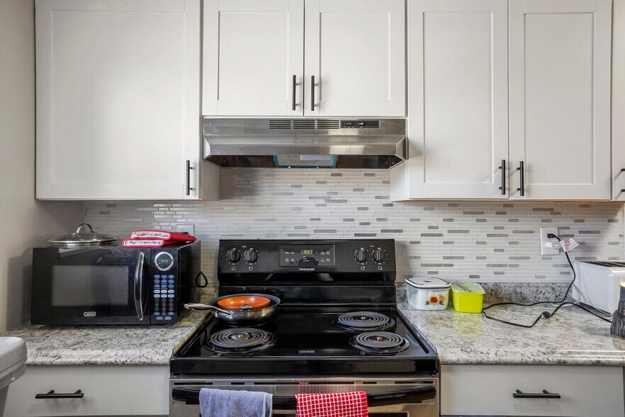 More Photos Of 25 N 31st St, Colorado Springs Apartments For Sale