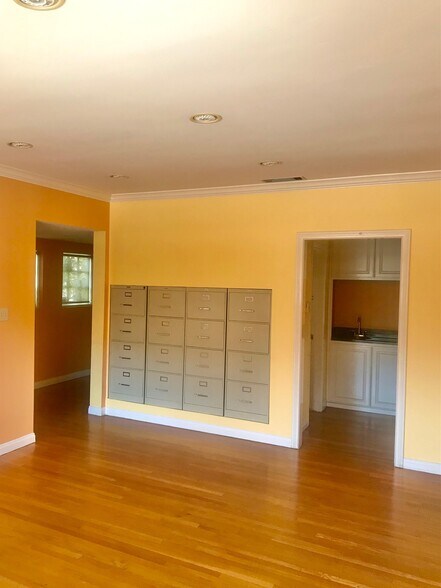 More Photos Of 917-921 W 17th St, Santa Ana Medical For Lease