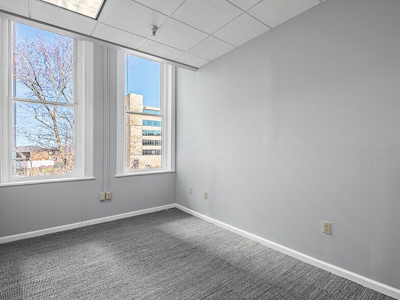 More Photos Of 9 SW Pack Sq, Asheville Office For Lease