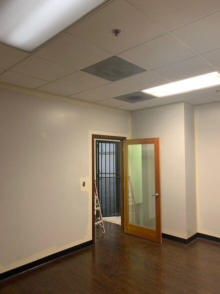 More Photos Of 100 S Reservoir St, Pomona Warehouse For Lease