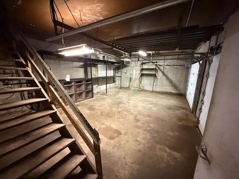 More Photos Of 1225 Streng St, Cincinnati Manufacturing For Sale