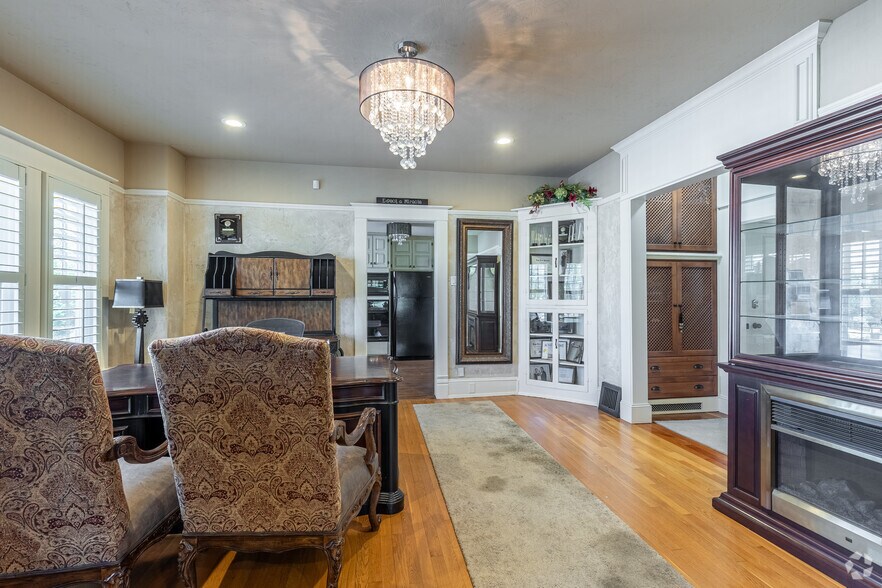 More Photos Of 16408 SE Mill Plain Blvd, Vancouver Office For Sale