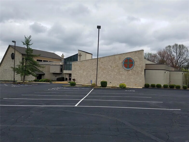 Primary Photo Of 15764 Clayton Rd, Ellisville Religious Facility For Lease