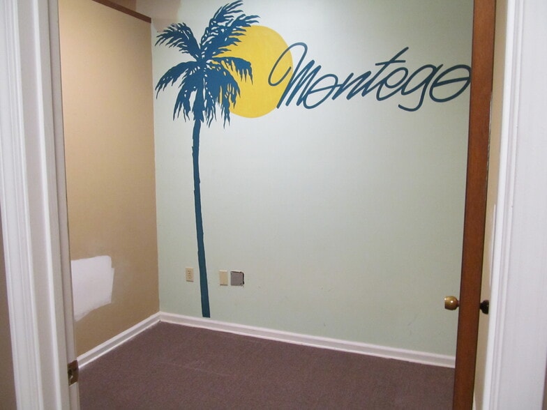 More Photos Of 4797-4803 Cuba-Millington Rd, Millington Medical For Lease