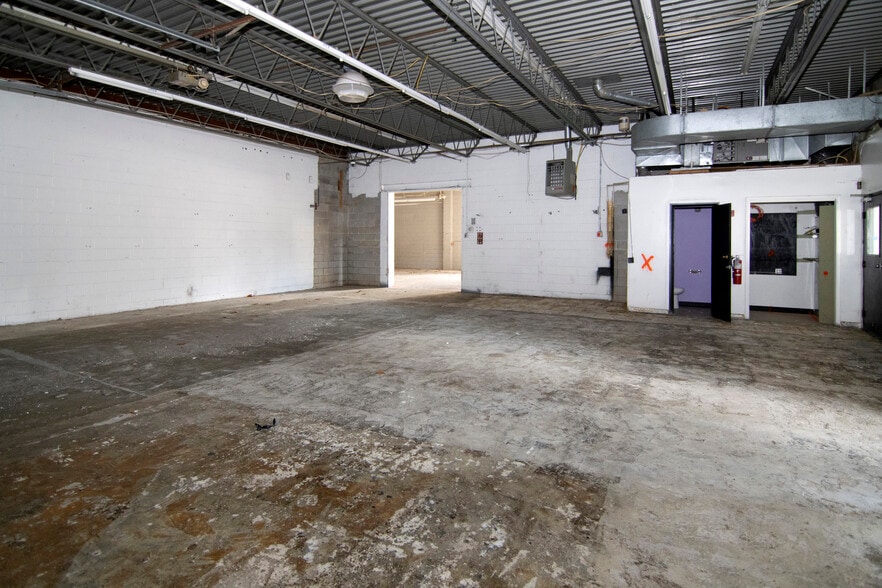 More Photos Of 1250 N Black Horse Pike, Williamstown Showroom For Sale