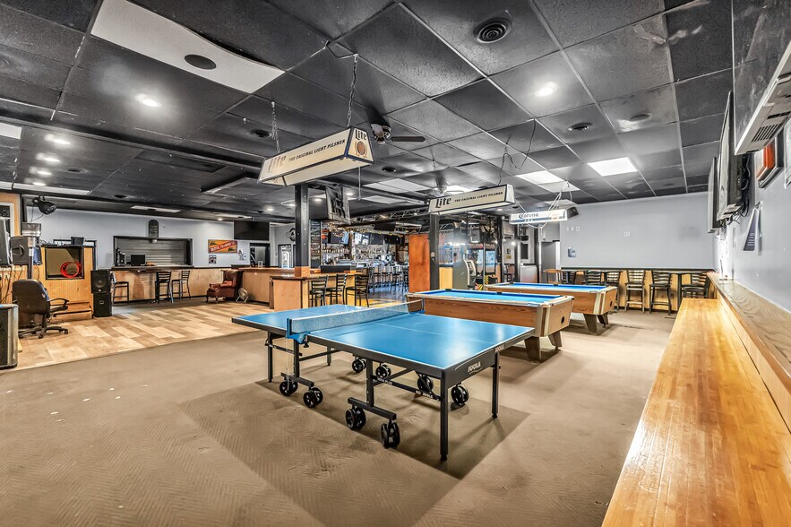 More Photos Of 192 Pine St, Bristol Restaurant For Sale