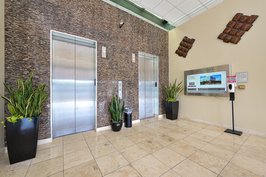 More Photos Of 5625 Cypress Creek Pky, Houston Office For Sale