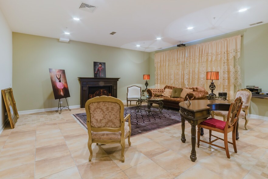 More Photos Of 3556 Western Ave, Highland Park Apartments For Sale