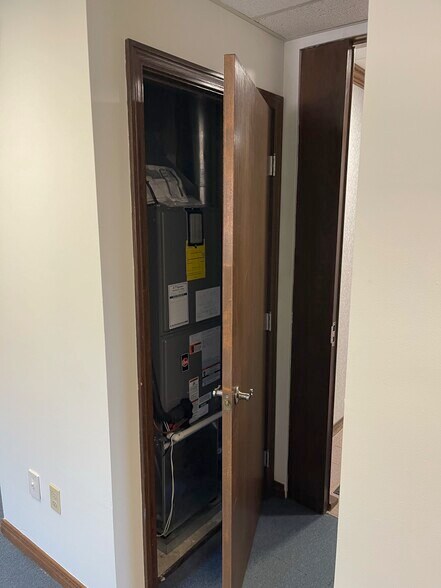 More Photos Of 600 Commerce Dr, Coraopolis Office Residential For Sale