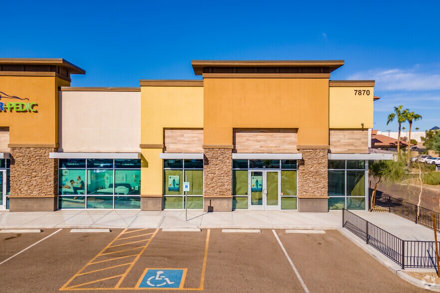 More Photos Of 7870 W Bell Rd, Glendale General Retail For Lease