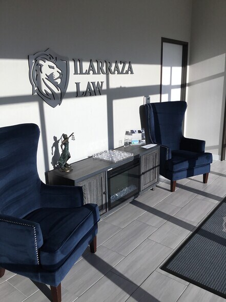 More Photos Of 385 W Main St, Lewisville Office For Lease