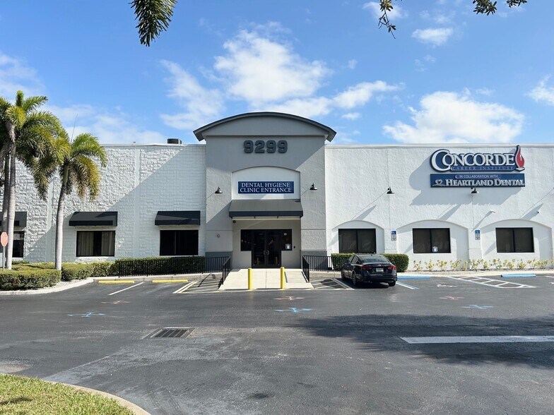 More Photos Of 9299 College Pky, Fort Myers Office For Lease