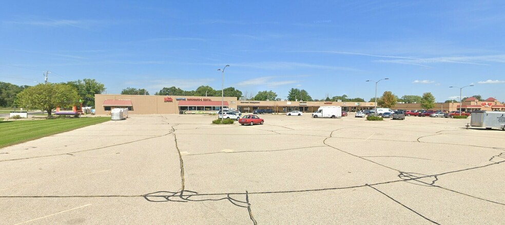 Primary Photo Of 3266-3288 Main St, East Troy General Retail For Lease