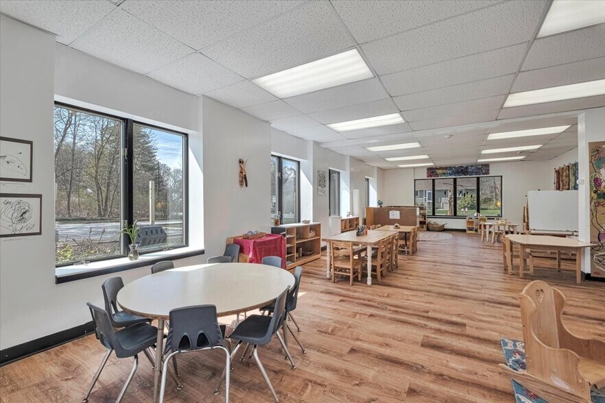 More Photos Of 4 Glenna Dr, Carmel Specialty For Sale