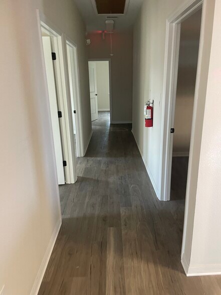 More Photos Of 10043 Beach Verbena Dr, Riverview Office For Lease