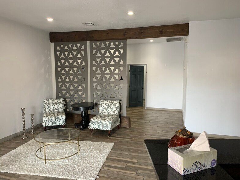 More Photos Of 7917 N May Ave, Oklahoma City Freestanding For Sale