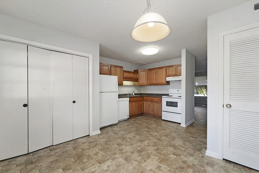 More Photos Of 1012-1032 Hickory Hill Ln, Hermitage Apartments For Sale