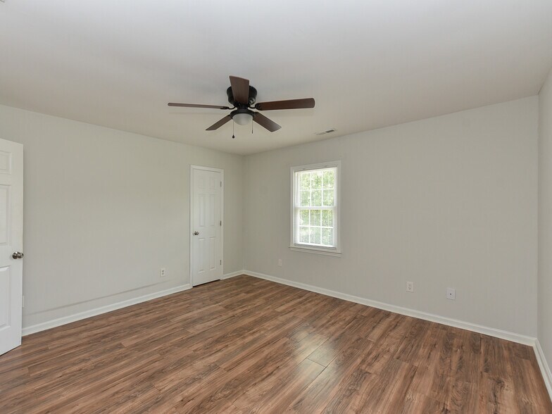 More Photos Of 225 Douglas St, Holly Springs Apartments For Sale