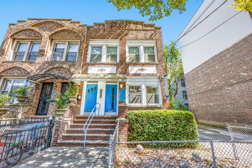 More Photos Of 2053 E 16th St, Brooklyn Flex For Sale