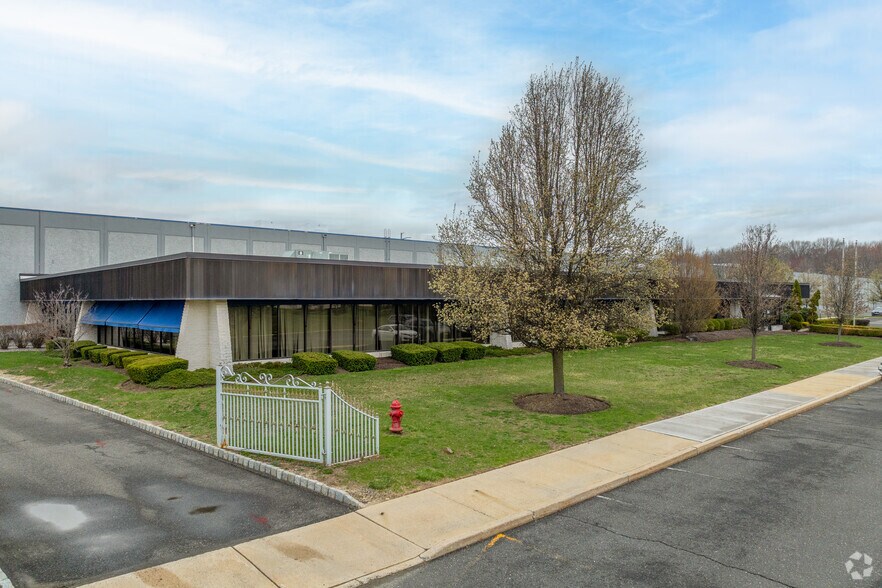 More Photos Of 150 Milford Rd, East Windsor Warehouse For Lease
