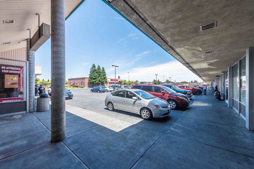 More Photos Of 1767-1799 N Texas St, Fairfield Freestanding For Sale