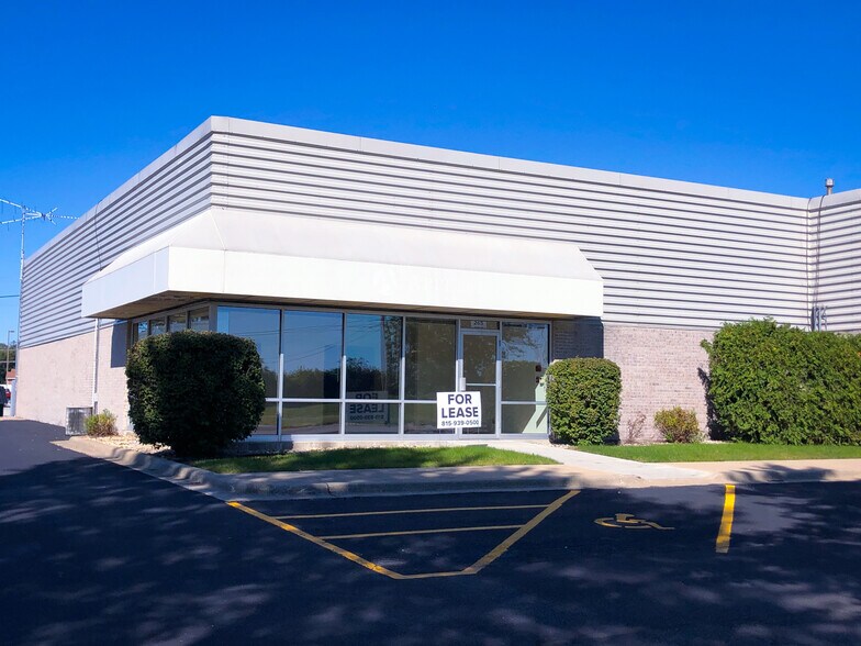 Primary Photo Of 265-281 N Industrial Dr, Bradley Showroom For Lease