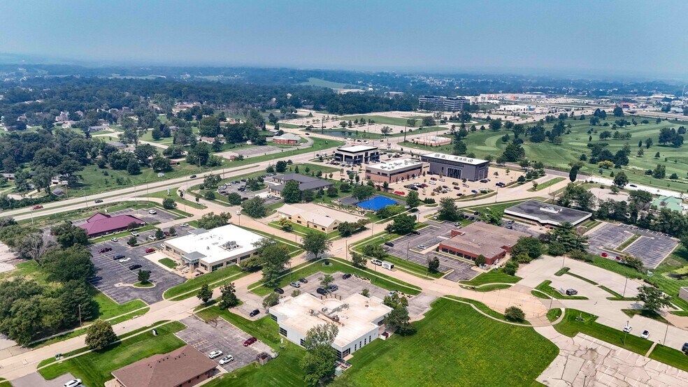 More Photos Of 3950 River Ridge Dr NE, Cedar Rapids Office For Sale