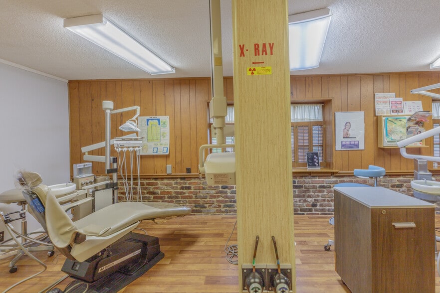 More Photos Of 4135 Hixson Pike, Chattanooga Office For Sale