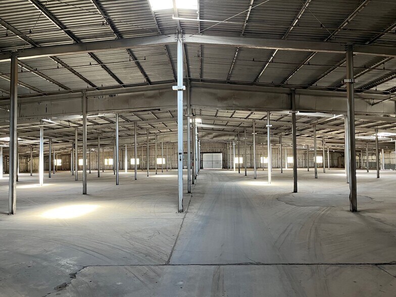 More Photos Of 2411 Avenue E, Lubbock Industrial For Sale