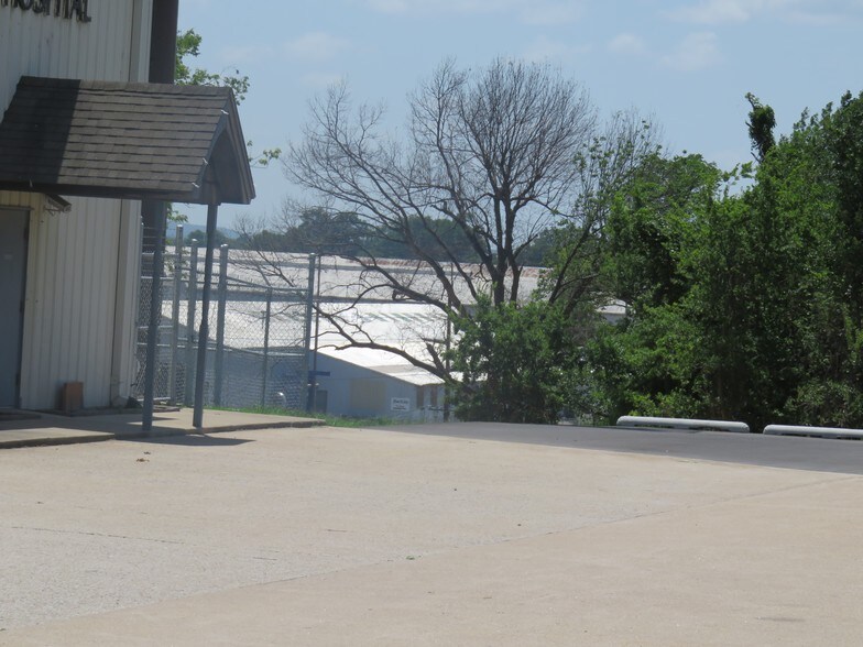 More Photos Of 104 N Gilcrease Museum Rd, Tulsa Medical For Sale