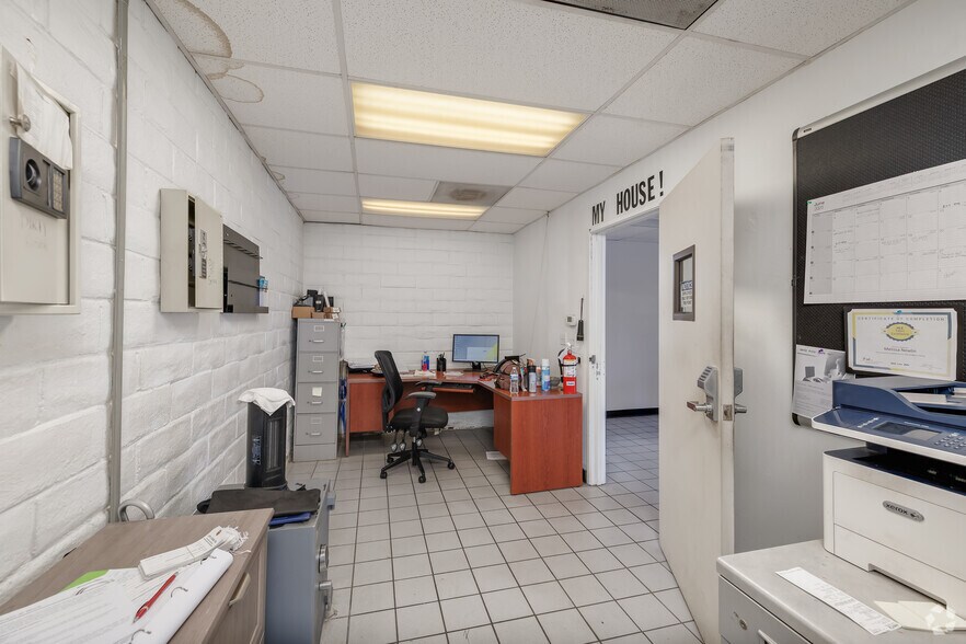 More Photos Of 1120 W Laurel St, San Diego Auto Dealership For Lease