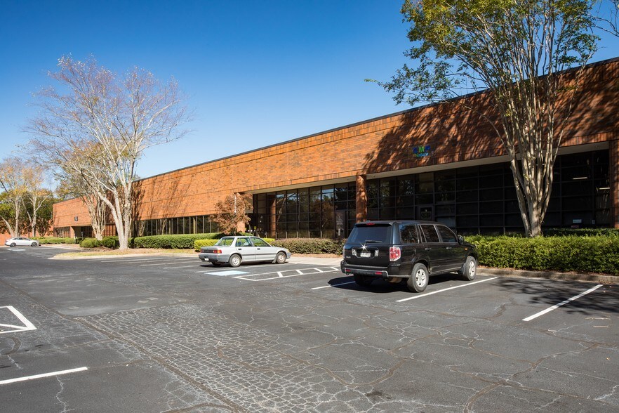 More Photos Of 1505 Pavilion Pl, Norcross Distribution For Lease