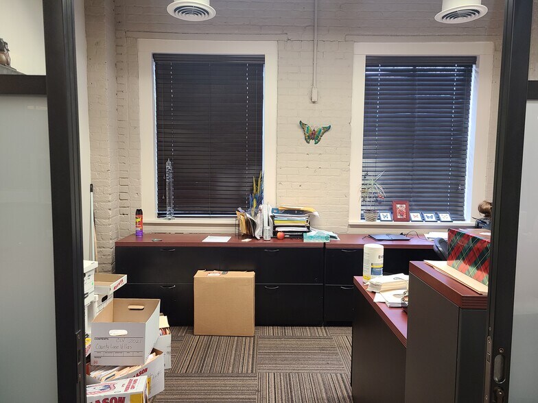 More Photos Of 5 Shore Ln, Bay Shore Apartments For Lease