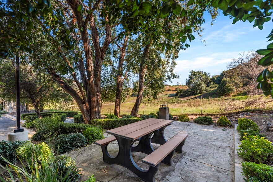 More Photos Of 29800 Agoura Rd, Agoura Hills Office For Lease