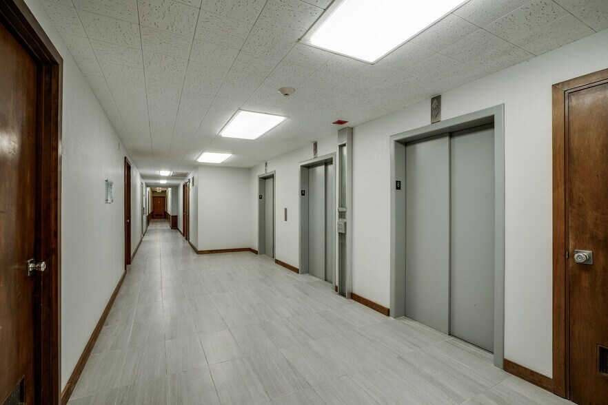 More Photos Of 719 Scott Ave, Wichita Falls Office For Lease