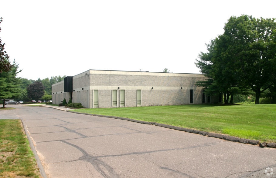 More Photos Of 51 Belamose Ave, Rocky Hill Flex For Lease