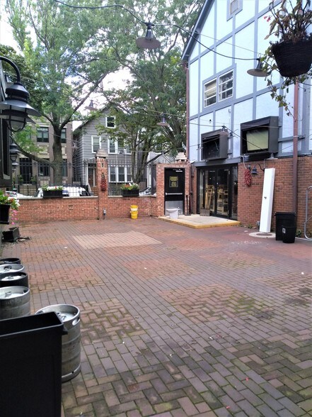 More Photos Of 2852-2856 N Southport Ave, Chicago Apartments For Sale