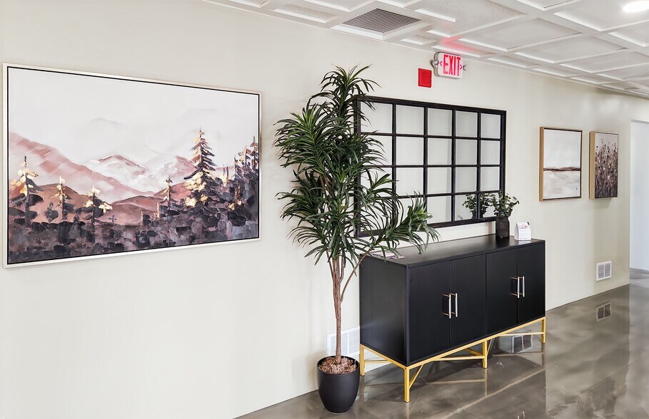 More Photos Of 2563 Development Dr, Green Bay Coworking Space