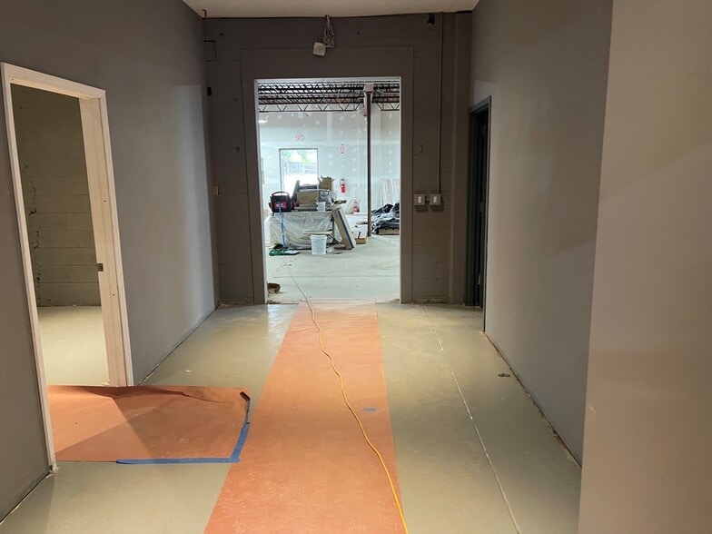 More Photos Of 830 28th St SW, Grand Rapids Freestanding For Lease