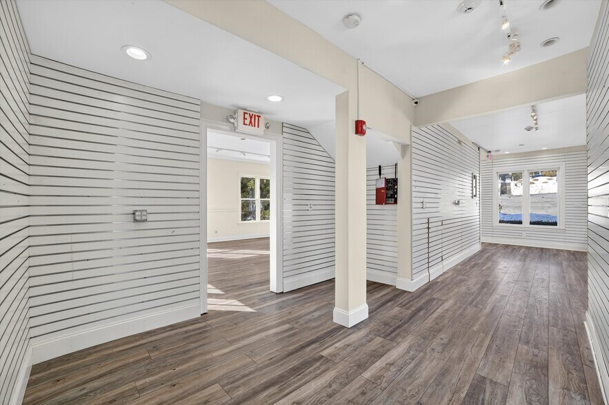 More Photos Of 470 Main St, Armonk Office For Sale