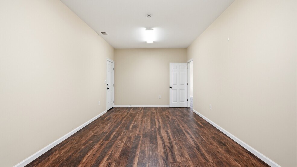 More Photos Of 1087 Aedc Rd, Winchester Industrial For Lease