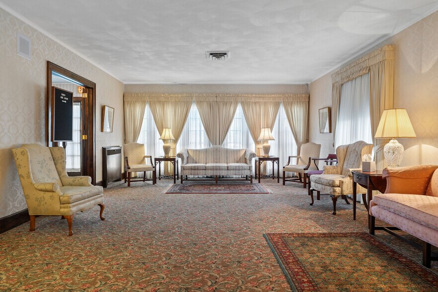 More Photos Of 150 Main St, Johnson City Medical For Sale